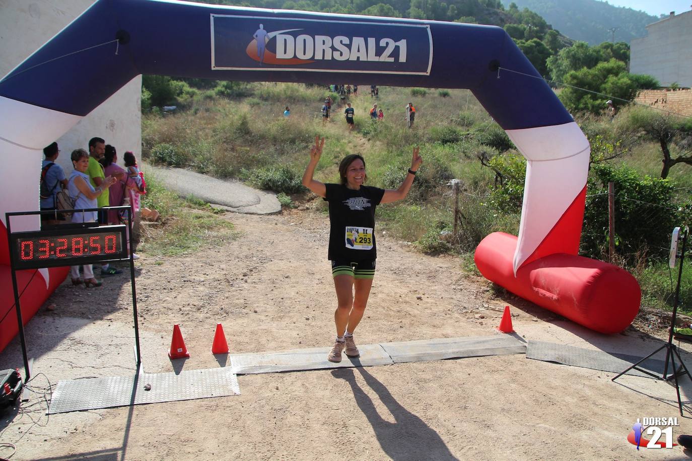 El atleta del Mobel Automenor Running Team Alfonso De Moya se lleva el VI Trail del Gavilán con un tiempo de 2:19:21 en los 22 kilómetros, por los 2:43:57 para su compañera de club Ana Isabel Cánovas