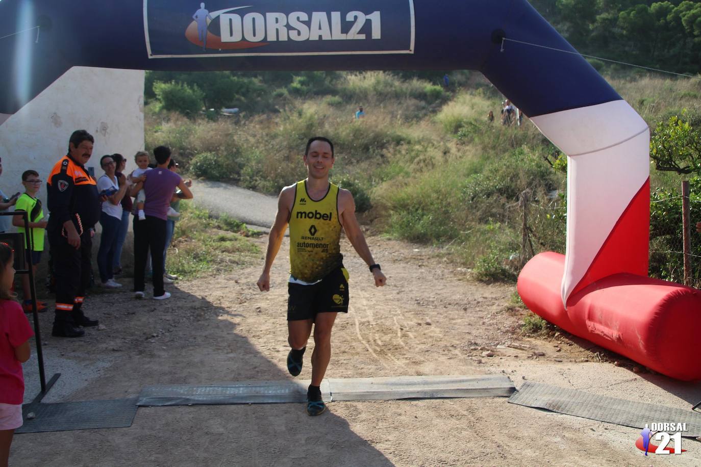 El atleta del Mobel Automenor Running Team Alfonso De Moya se lleva el VI Trail del Gavilán con un tiempo de 2:19:21 en los 22 kilómetros, por los 2:43:57 para su compañera de club Ana Isabel Cánovas