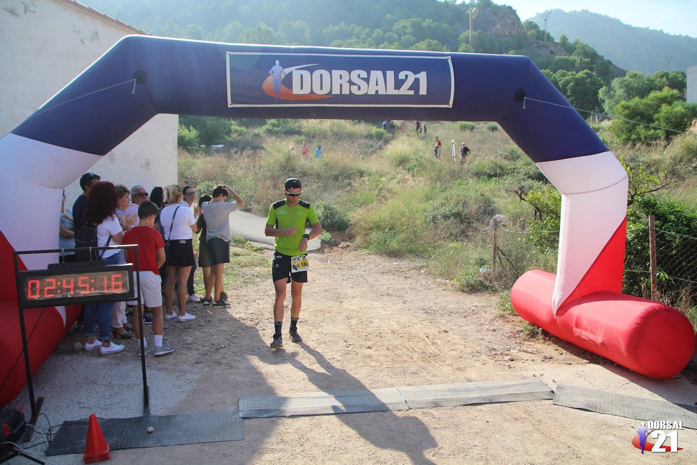 El atleta del Mobel Automenor Running Team Alfonso De Moya se lleva el VI Trail del Gavilán con un tiempo de 2:19:21 en los 22 kilómetros, por los 2:43:57 para su compañera de club Ana Isabel Cánovas