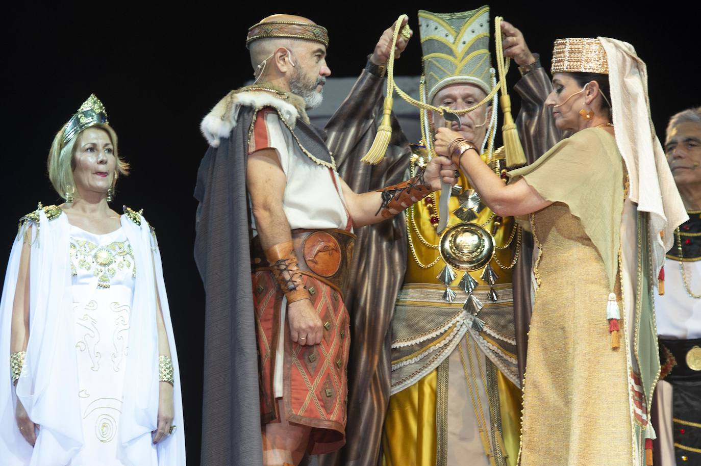 El espectáculo de luz y sonido brilló durante más de una hora y media en un escenario de cien metros de ancho, con dos grandes pantallas de vídeo.