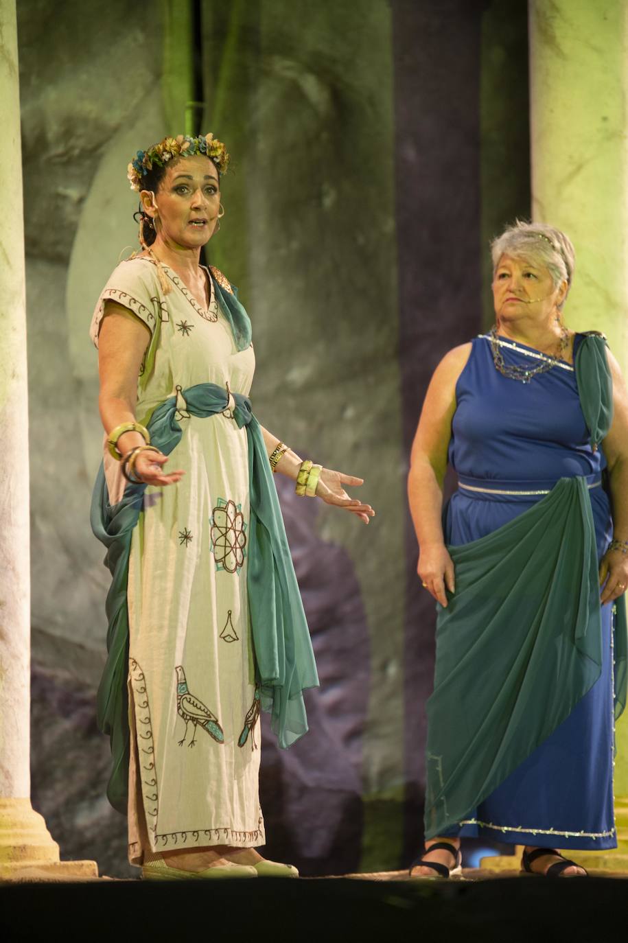 El espectáculo de luz y sonido brilló durante más de una hora y media en un escenario de cien metros de ancho, con dos grandes pantallas de vídeo.