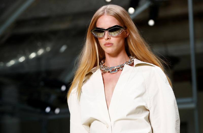 Los diseños Primavera/Verano 2020 de Bottega Veneta desfilan en la London Fashion Week