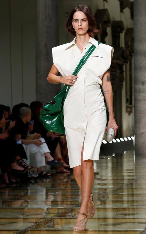 Los diseños Primavera/Verano 2020 de Bottega Veneta desfilan en la London Fashion Week