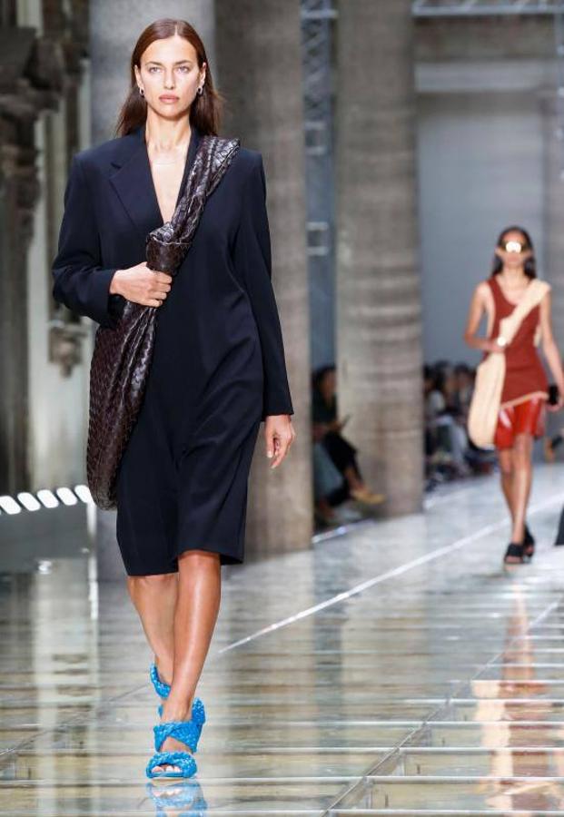 Los diseños Primavera/Verano 2020 de Bottega Veneta desfilan en la London Fashion Week