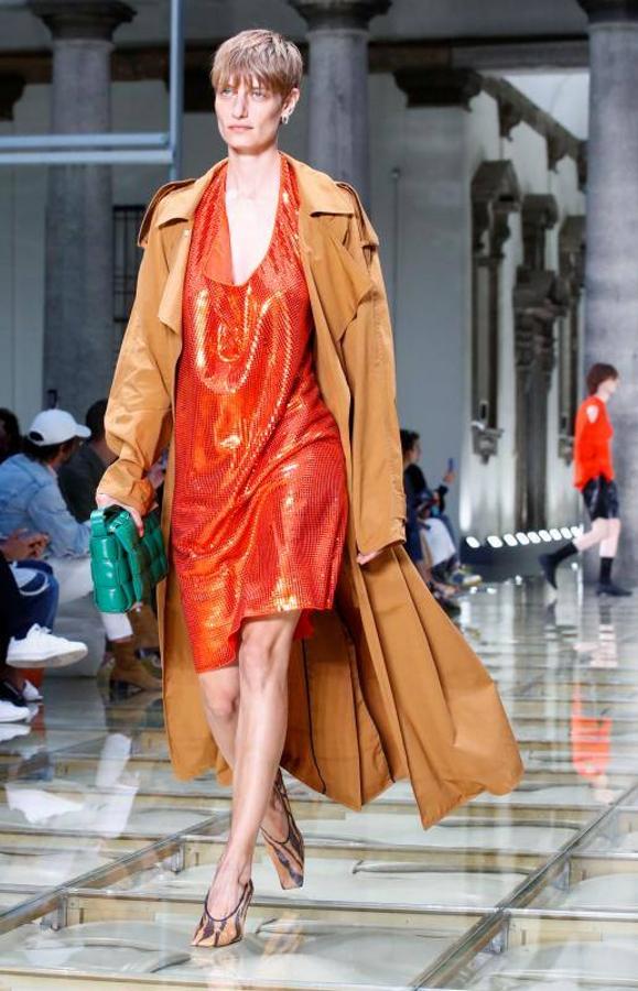 Los diseños Primavera/Verano 2020 de Bottega Veneta desfilan en la London Fashion Week