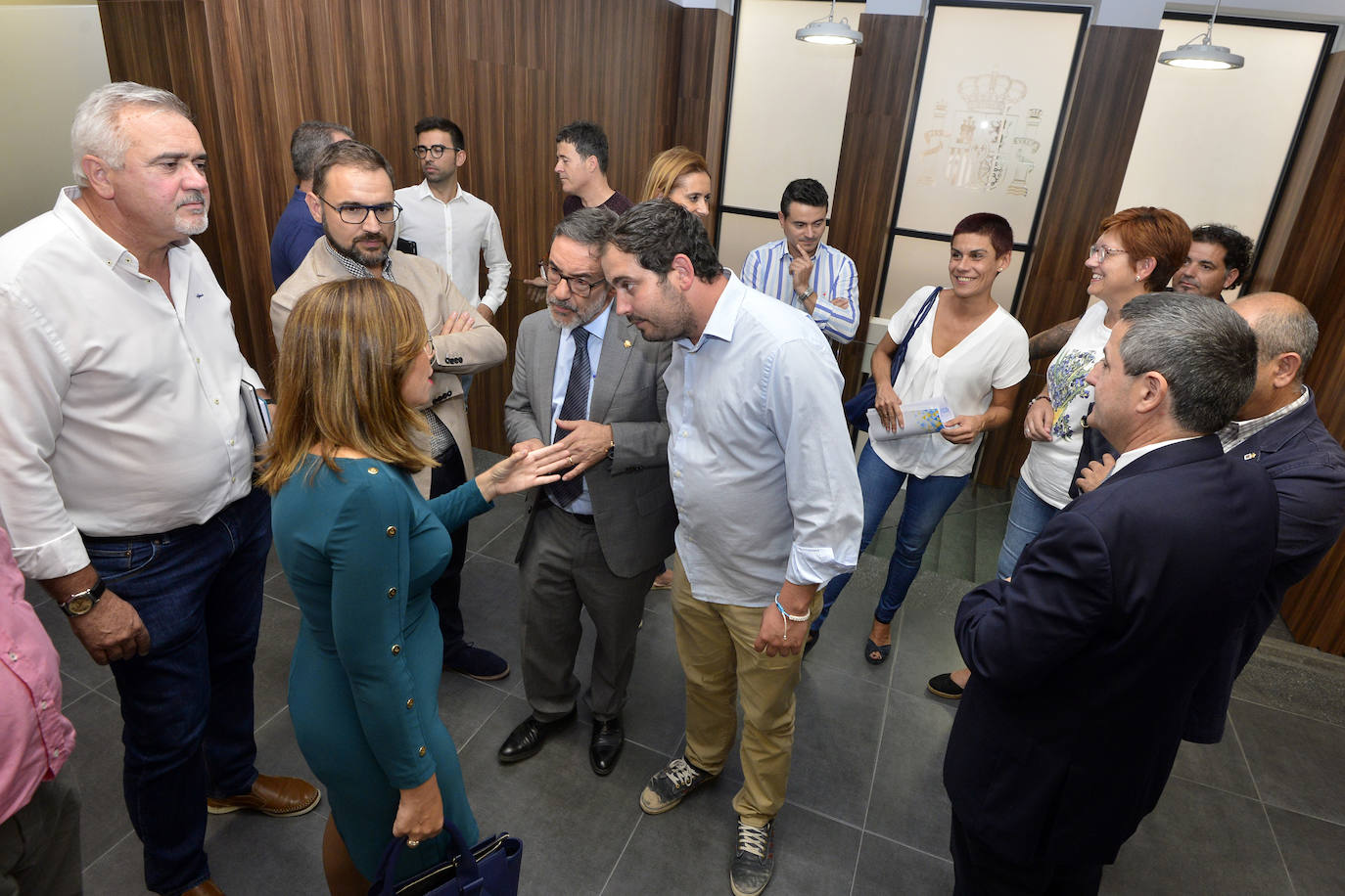 Los 45 alcaldes de los municipios de la Región acudieron a la reunión convocada por la Delegación de Gobierno para tratar cuestiones relativas al Decreto Extraordinario de Ayudas tras la DAN