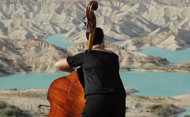 Vídeo promocional de la nueva temporada de la OSRM, que fusiona la sinfónica con distintos parajes y monumentos de la Región.