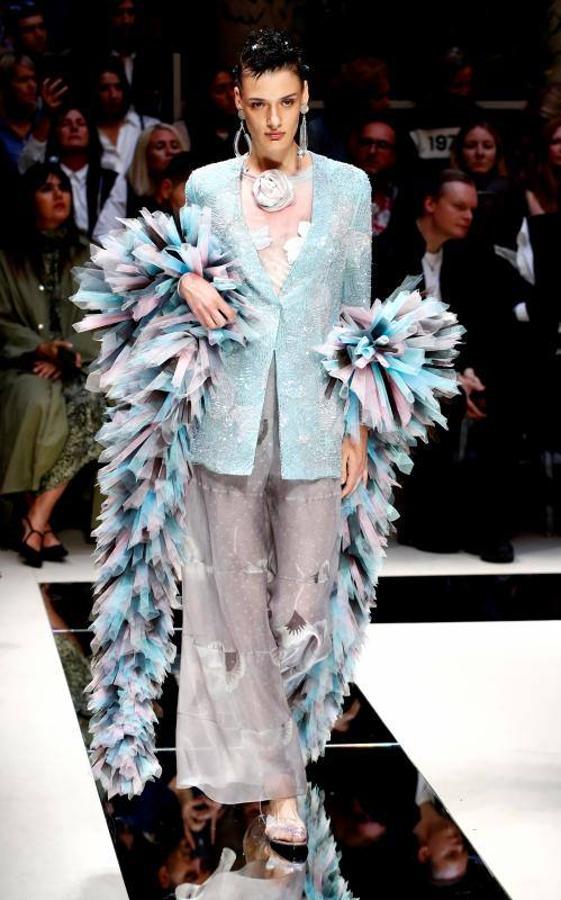 Los diseños Primavera/Verano 2020 de Giorgio Armani desfilan en la Milán Fashion Week