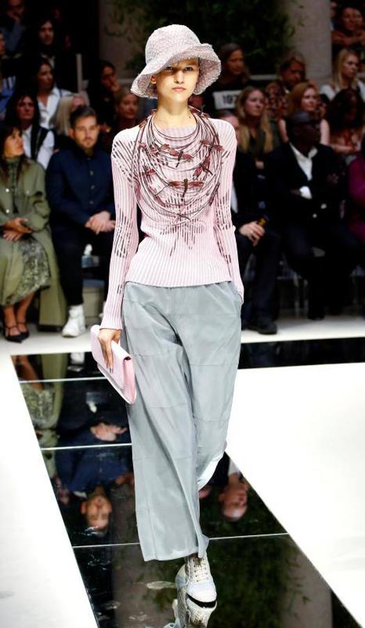 Los diseños Primavera/Verano 2020 de Giorgio Armani desfilan en la Milán Fashion Week