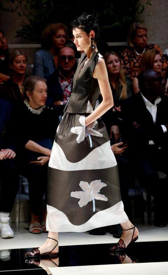 Los diseños Primavera/Verano 2020 de Giorgio Armani desfilan en la Milán Fashion Week