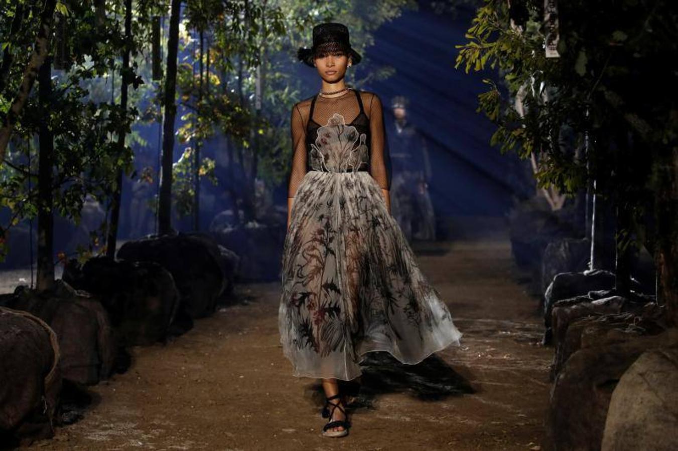 Dior inaugura la pasarela de la París Fashion Week con los diseños de Maria Grazia Chiuri de Primavera/Verano 2020