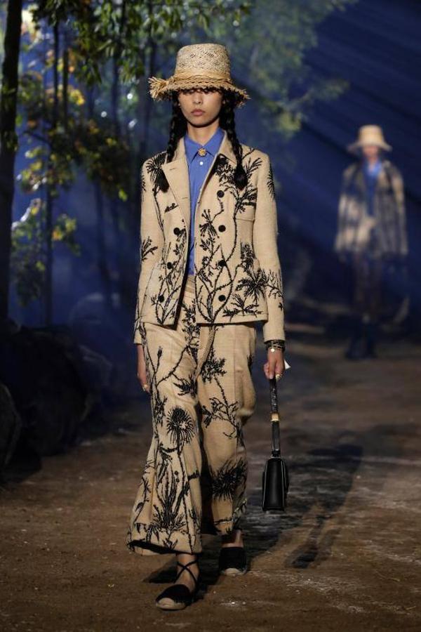Dior inaugura la pasarela de la París Fashion Week con los diseños de Maria Grazia Chiuri de Primavera/Verano 2020