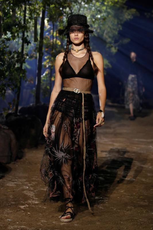 Dior inaugura la pasarela de la París Fashion Week con los diseños de Maria Grazia Chiuri de Primavera/Verano 2020