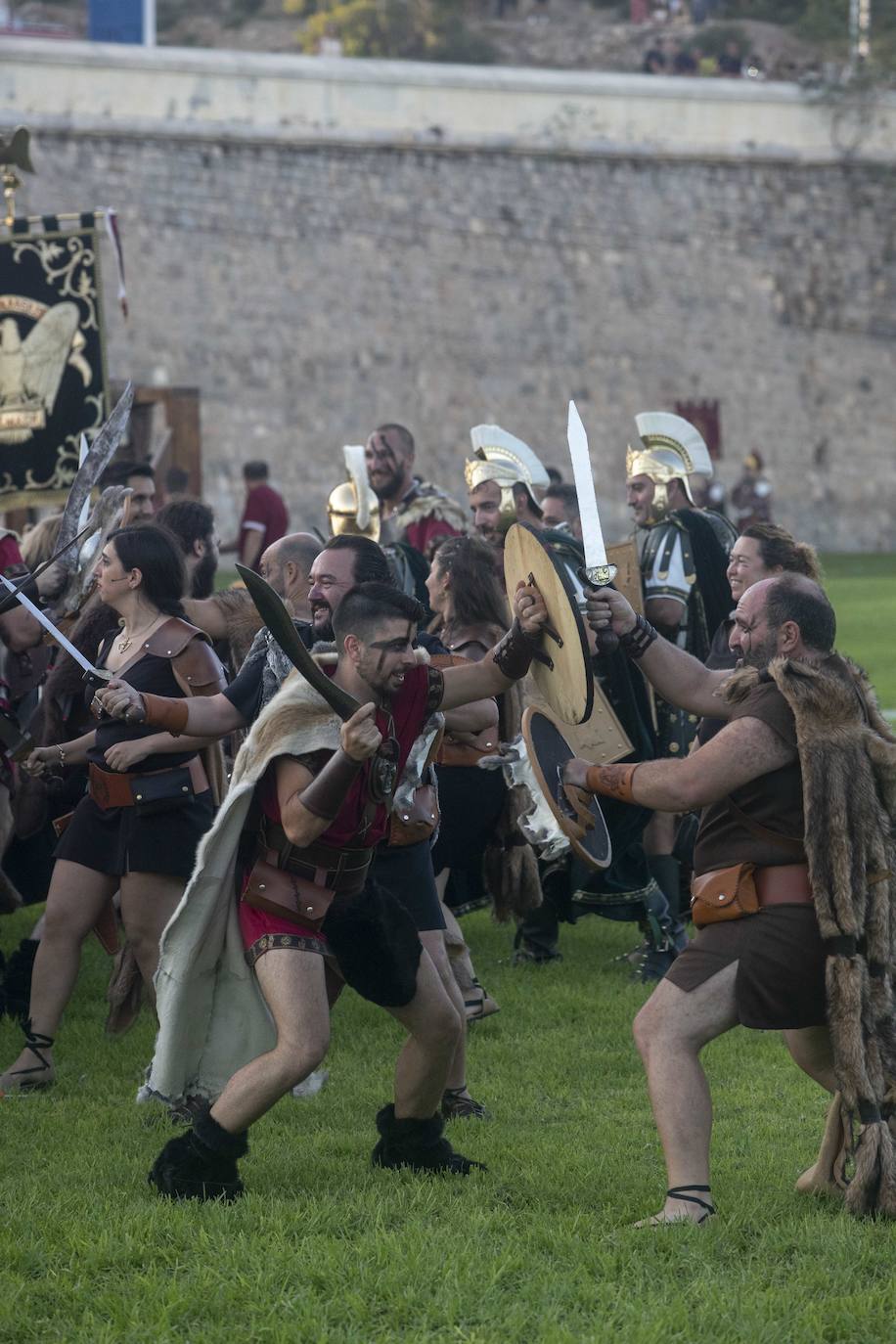 La Batalla entre carthagineses y romanos deleita a más de 5.000 personas, con una puesta en escena con más luchas cuerpo a cuerpo