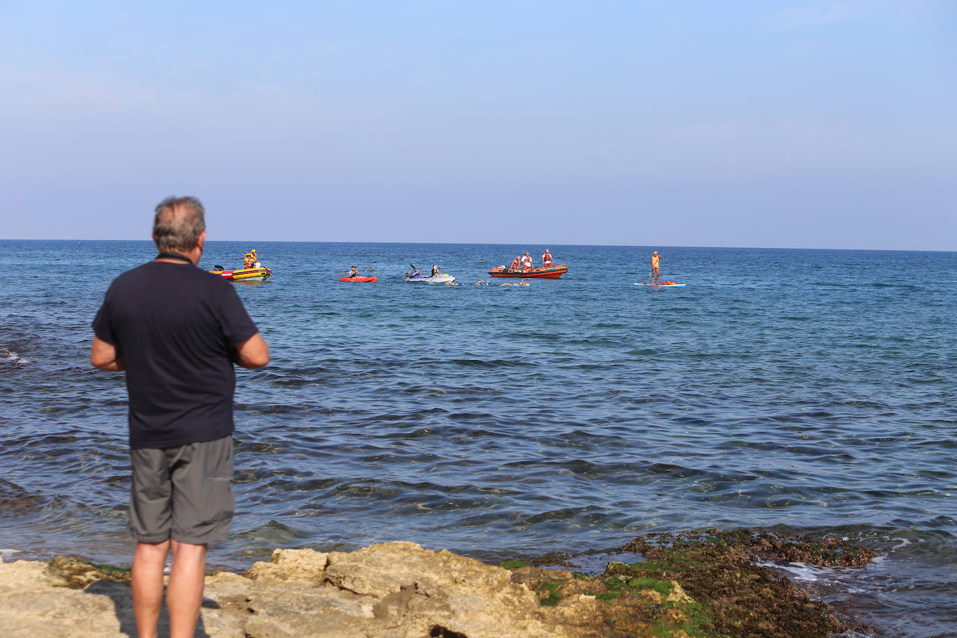 Cuatro nadadoras del Club Master Madrid completan una travesía entre Mazarrón y Águilas para llamar la atención sobre las basuras marinas y la contaminación de los océanos