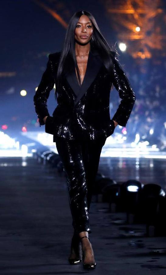 A los pies de la Torre Eiffel Yves Saint Laurent presentó su nueva colección Primavera/Verano 2020 en París