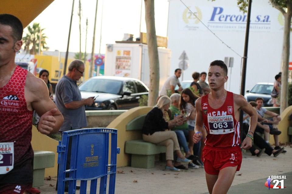 El atleta del C.A. Nogalte–Hogar Puerto Lumbreras completa la prueba con un tiempo de 15:47 minutos, por los 17:50 para la corredora del Juventud Atlética Elche