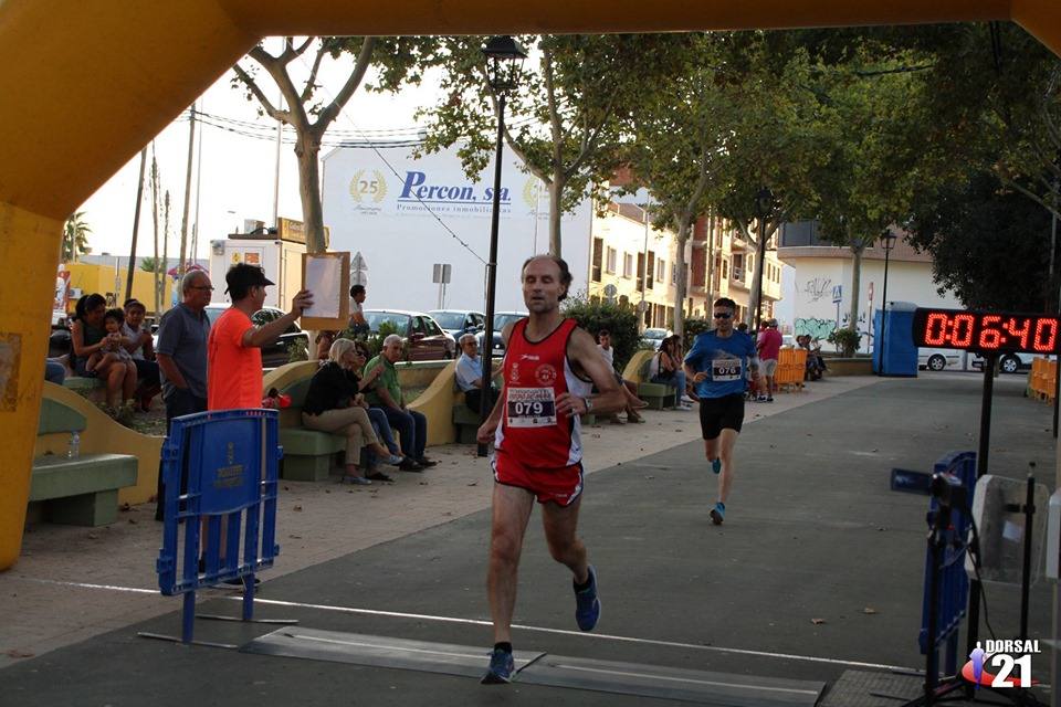 El atleta del C.A. Nogalte–Hogar Puerto Lumbreras completa la prueba con un tiempo de 15:47 minutos, por los 17:50 para la corredora del Juventud Atlética Elche