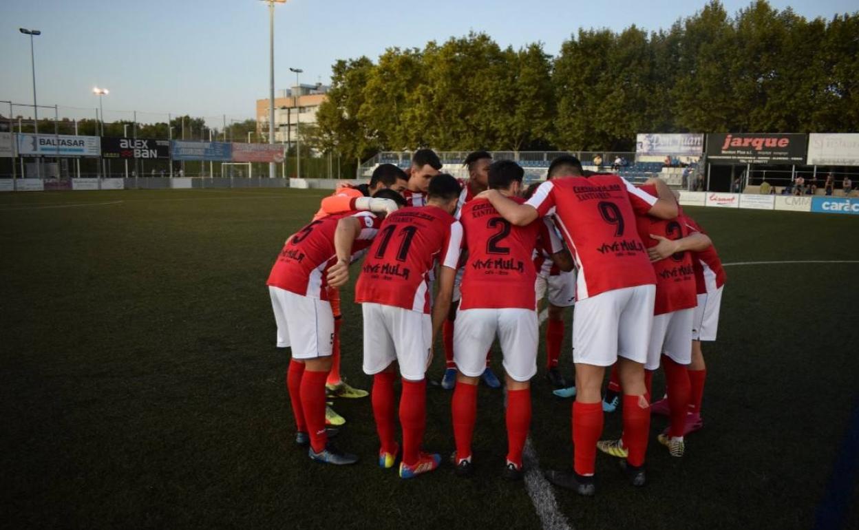 Los jugadores del Muleño, antes de comenzar el encuentro.