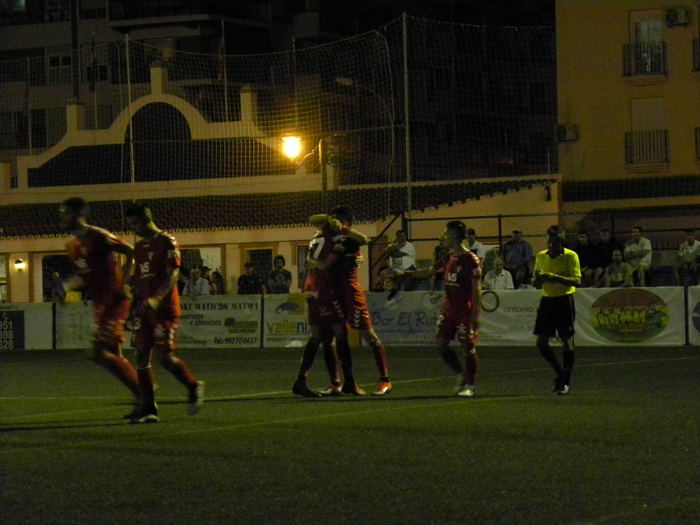 Los granas se llevan la primera parada de la Copa Federación tras vencer por 0-2 en Vélez-Málaga y se enfrentarán en la próxima ronda al Talavera