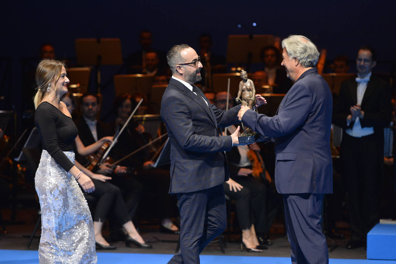 'La Verdad' otorga los premios 'Los Mejores' a la Academia General del Aire, Carmen Gil, Carlos Moreno y los festivales de teatro de San Javier y Molina de Segura por su dedicación y compromiso.