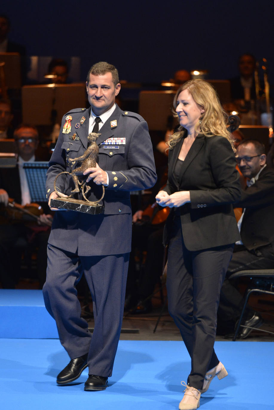 'La Verdad' otorga los premios 'Los Mejores' a la Academia General del Aire, Carmen Gil, Carlos Moreno y los festivales de teatro de San Javier y Molina de Segura por su dedicación y compromiso.