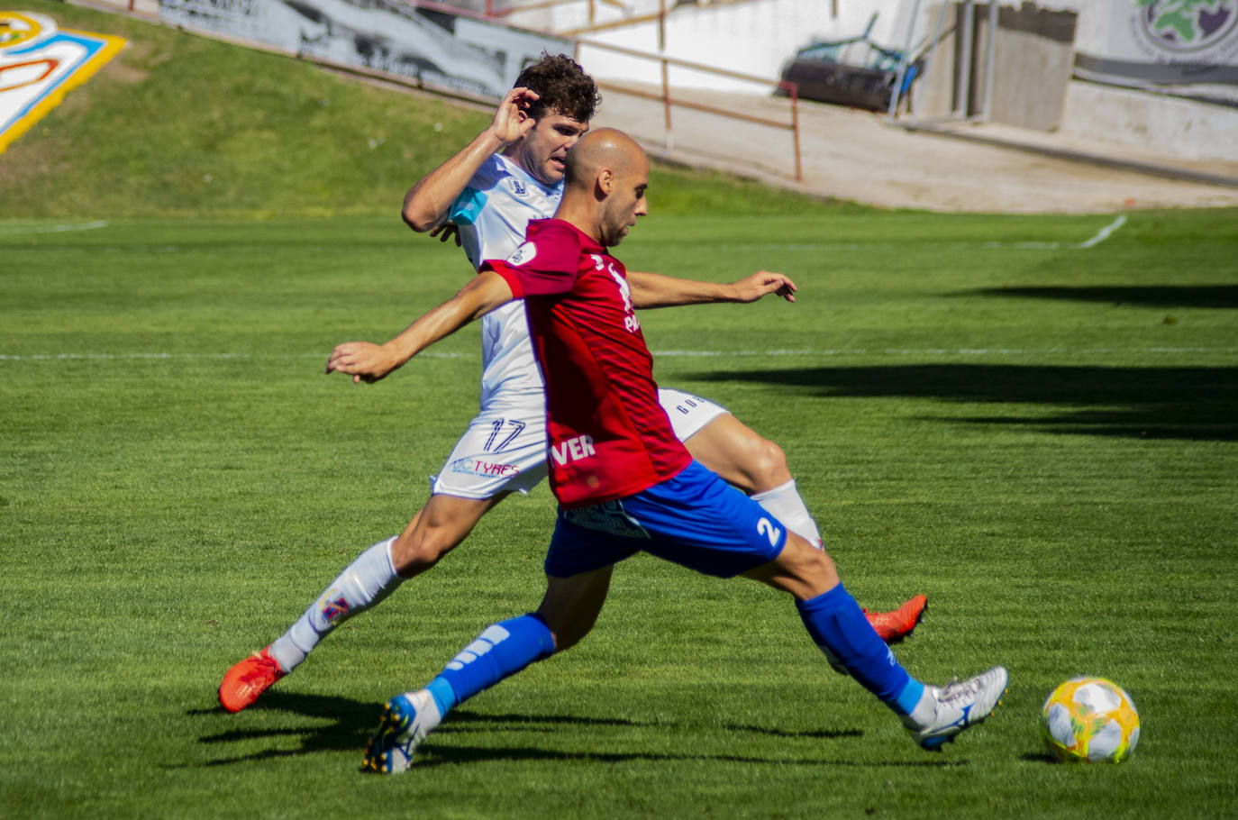 El Yeclano realiza un mal partido en Villarrobledo, pero empata y sigue en la zona tranquila