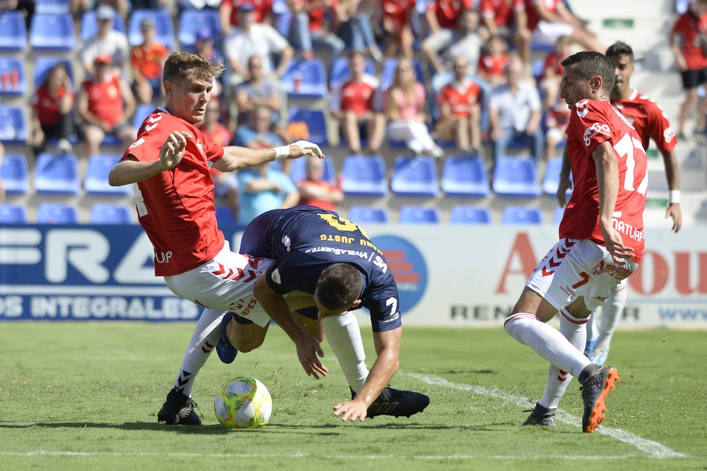 El Murcia fue el vencedor moral de un encuentro en el que el UCAM no dio la talla y en el que ambos equipos apenas generaron ocasiones de gol