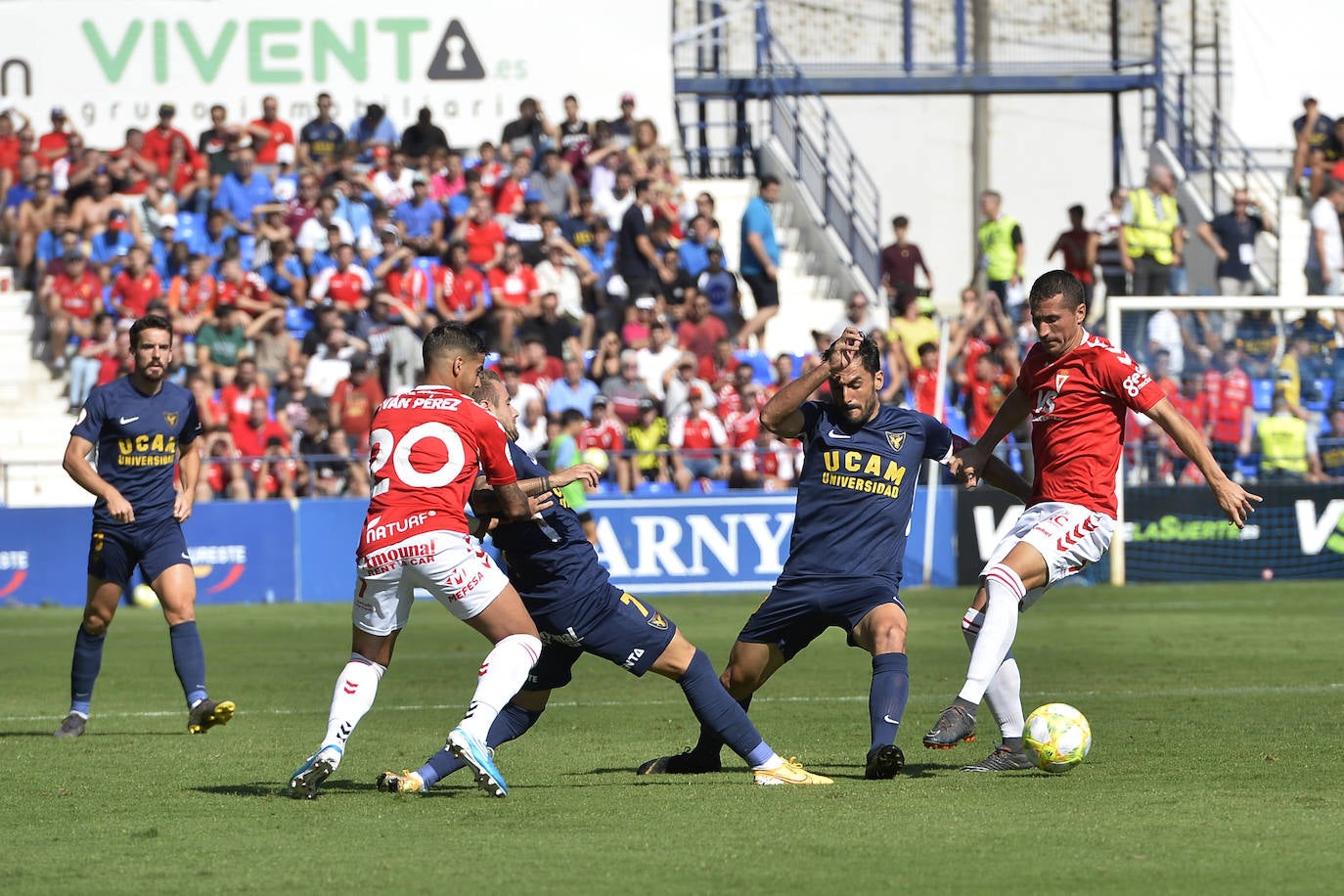 El Murcia fue el vencedor moral de un encuentro en el que el UCAM no dio la talla y en el que ambos equipos apenas generaron ocasiones de gol