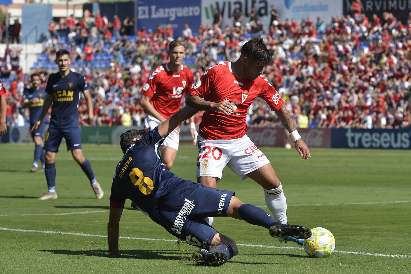 El Murcia fue el vencedor moral de un encuentro en el que el UCAM no dio la talla y en el que ambos equipos apenas generaron ocasiones de gol