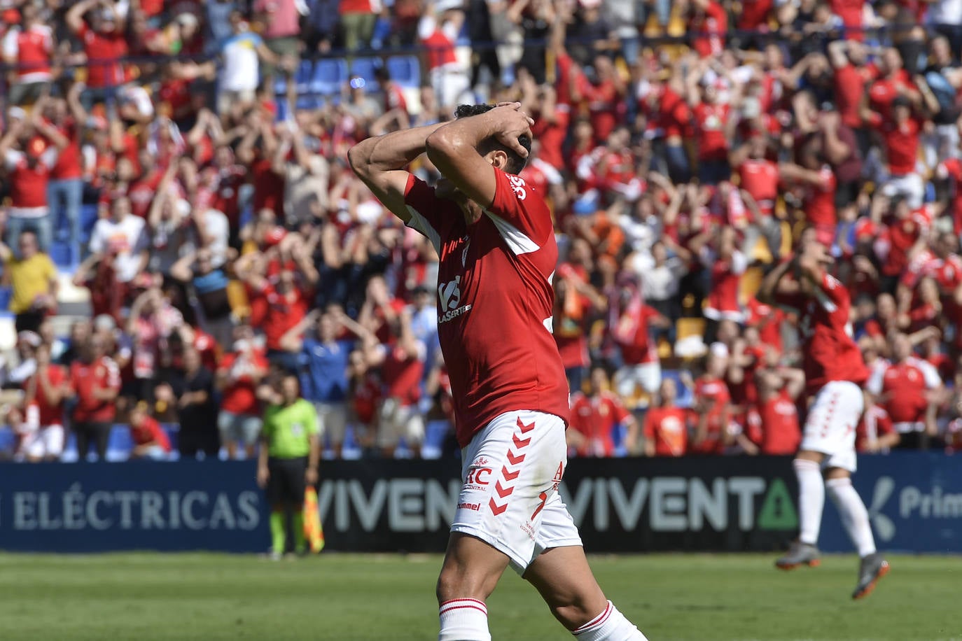 El Murcia fue el vencedor moral de un encuentro en el que el UCAM no dio la talla y en el que ambos equipos apenas generaron ocasiones de gol