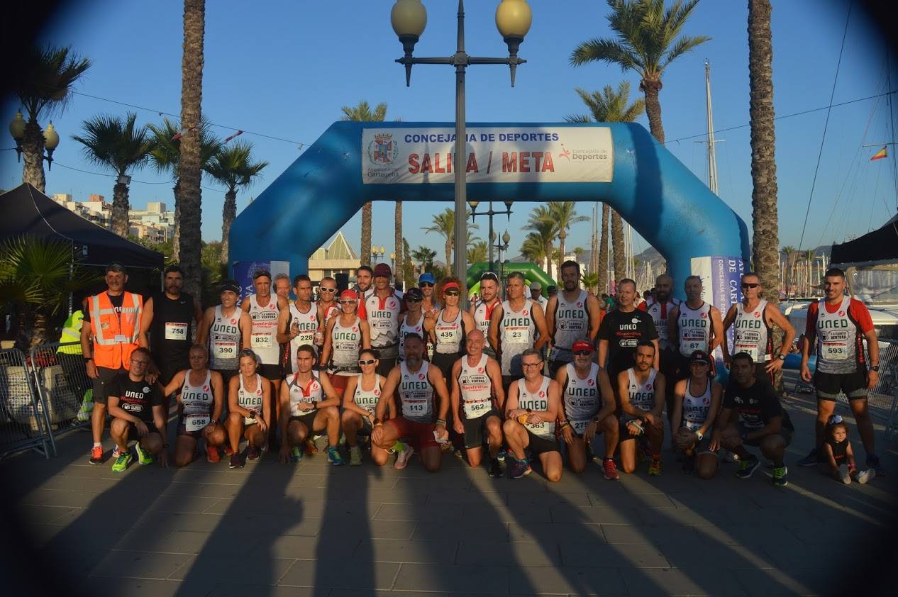 El atleta del Mandarache consigue el triunfo con un tiempo de 33:02 minutos en los 10 kilómetros, por los 38:16 para la corredora de la Juventud Atlética Elche