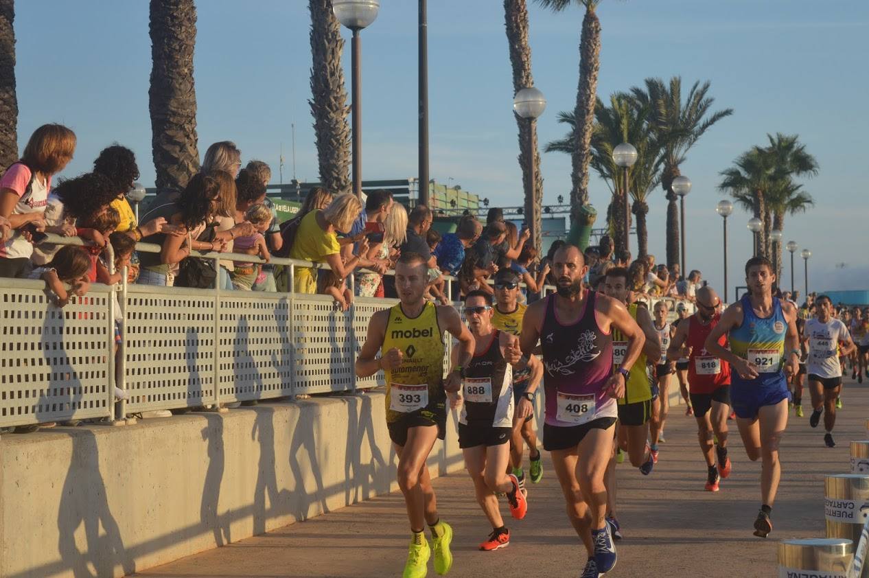 El atleta del Mandarache consigue el triunfo con un tiempo de 33:02 minutos en los 10 kilómetros, por los 38:16 para la corredora de la Juventud Atlética Elche