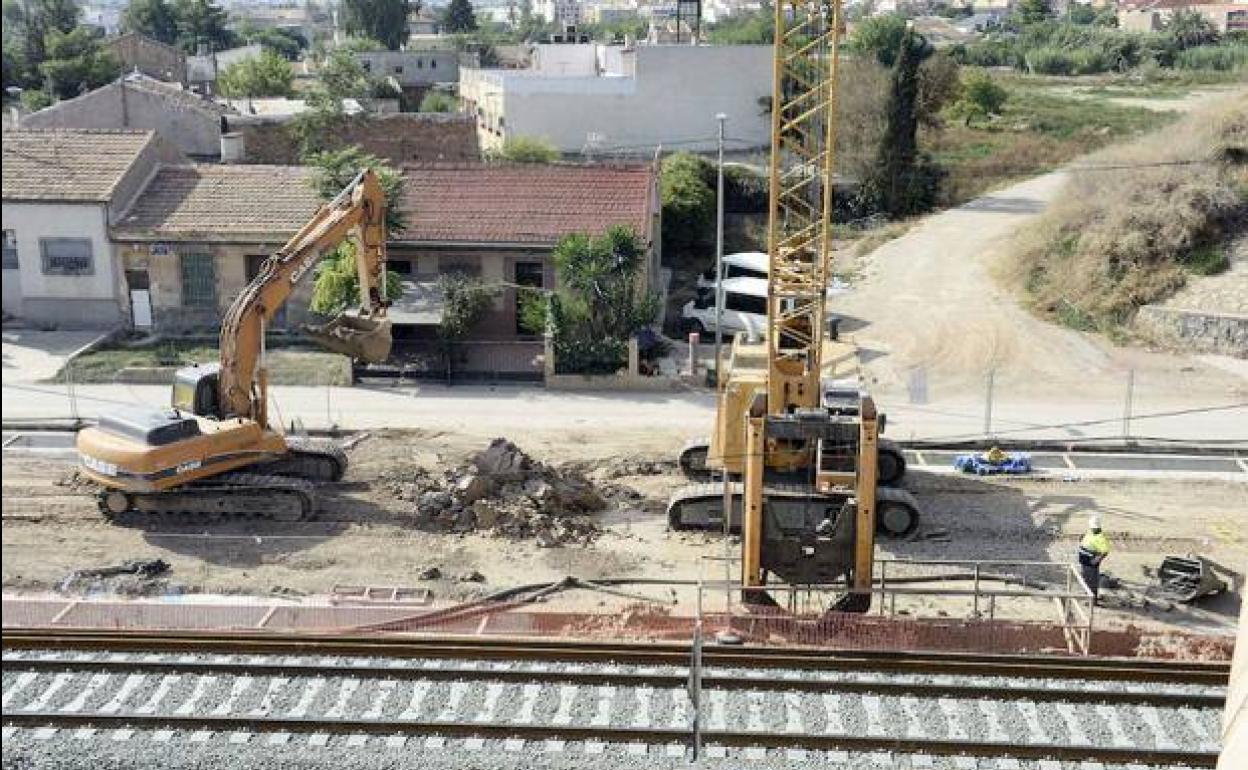 Obras del AVE en la entrada de Murcia, en una imagen de archivo.