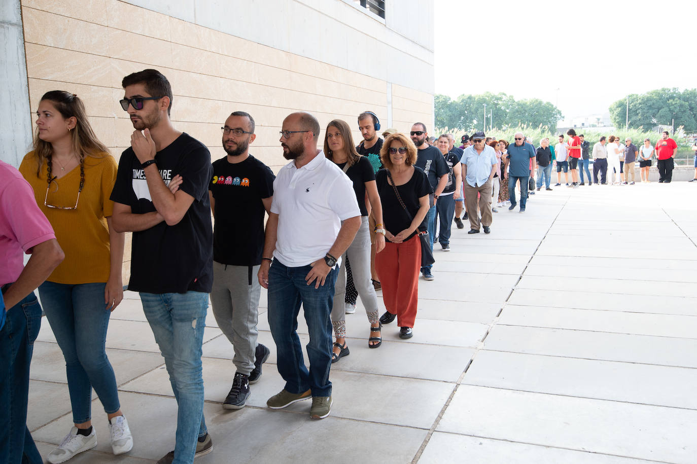 El líder de Unidas Podemos comprueba en Murcia el músculo de su formación en un acto en que no hubo mención a la marcha de Urralburu