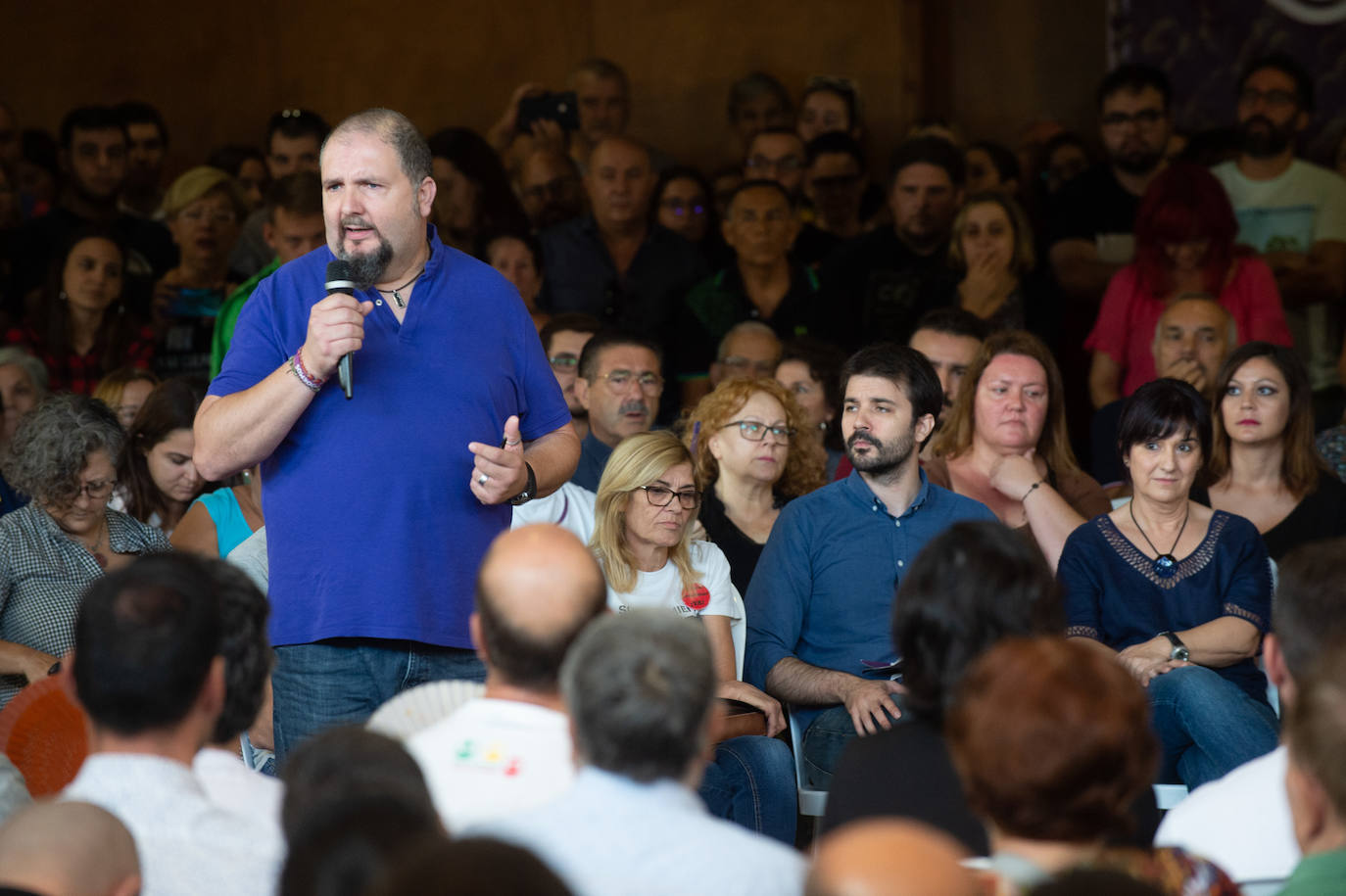 El líder de Unidas Podemos comprueba en Murcia el músculo de su formación en un acto en que no hubo mención a la marcha de Urralburu