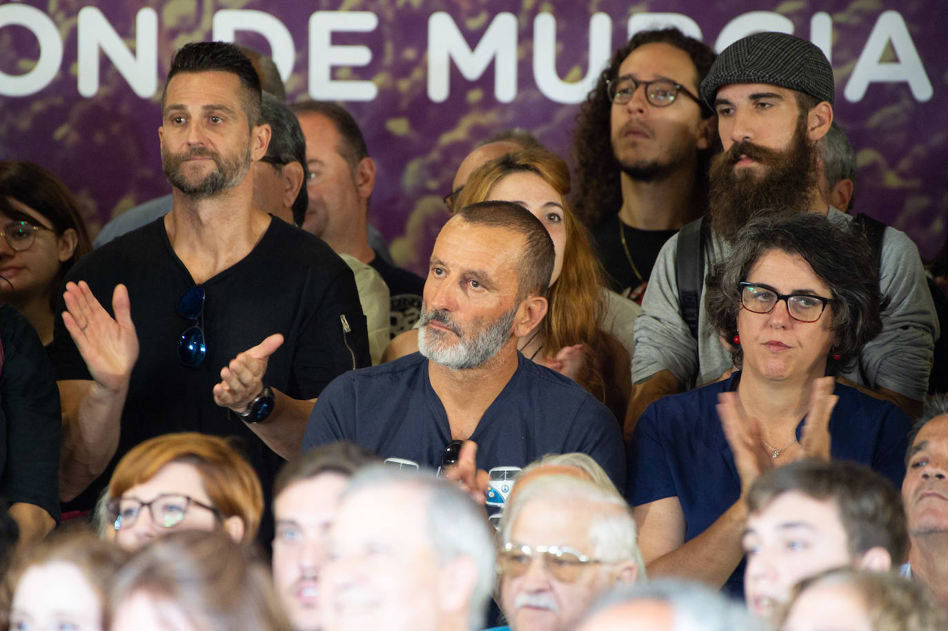El líder de Unidas Podemos comprueba en Murcia el músculo de su formación en un acto en que no hubo mención a la marcha de Urralburu