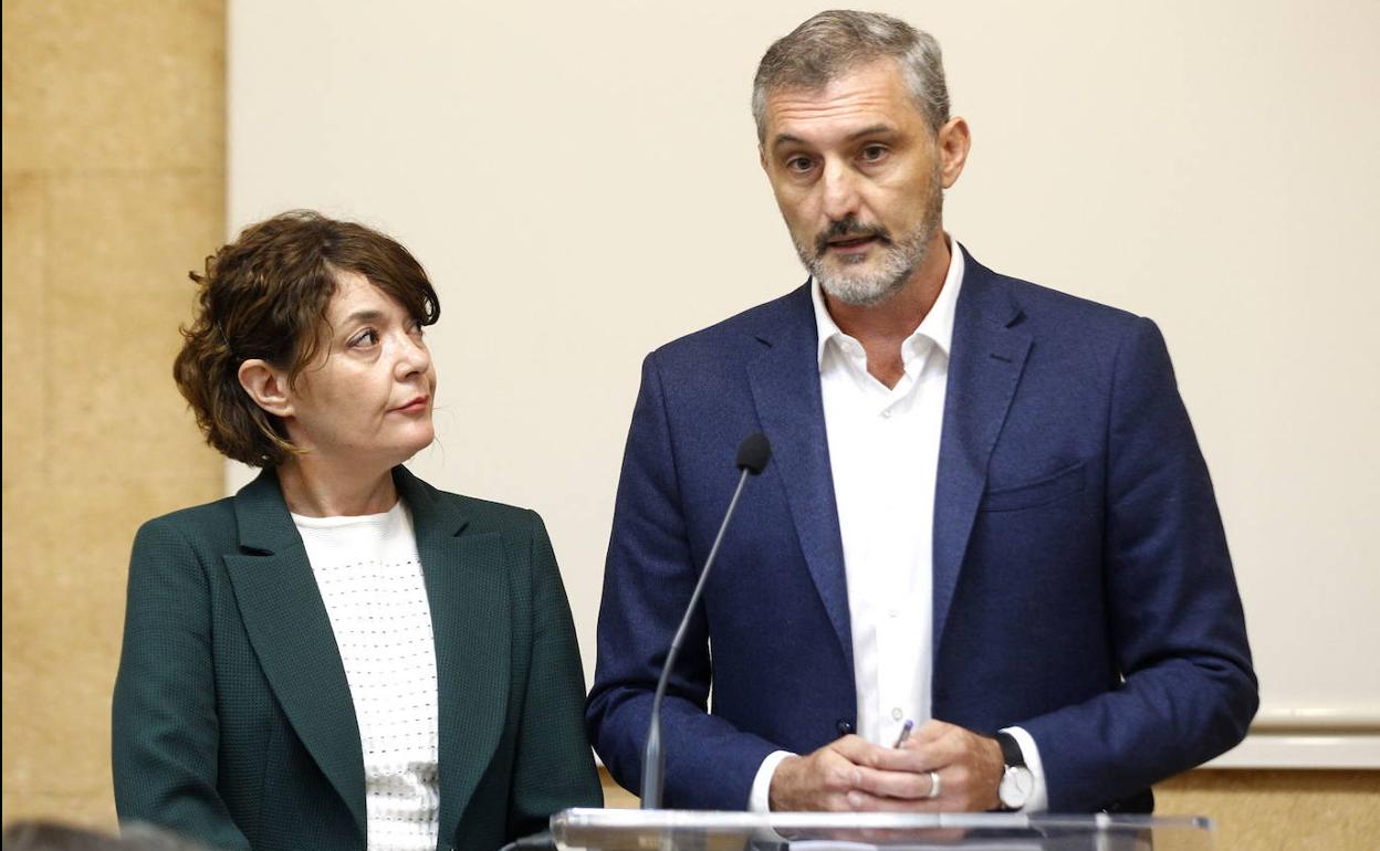 María Giménez y Óscar Urralburu, en una foto de archivo.