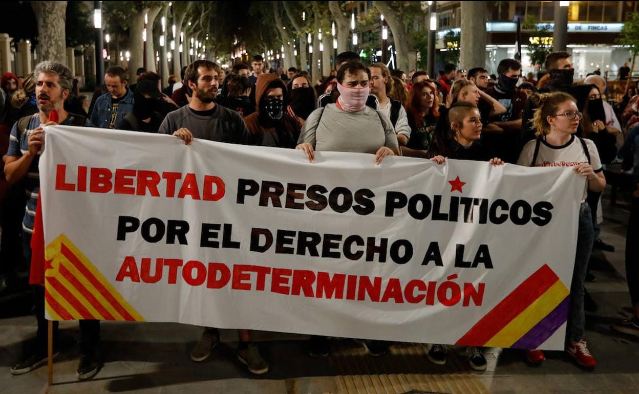 Manifestación por Alfonso X en defensa de los independentistas, ayer. 