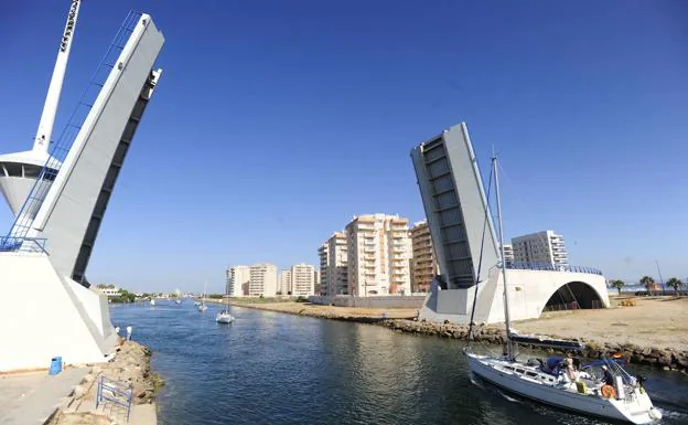 Canal del Estacio, que comunica el Mediterráneo con el Mar Menor.