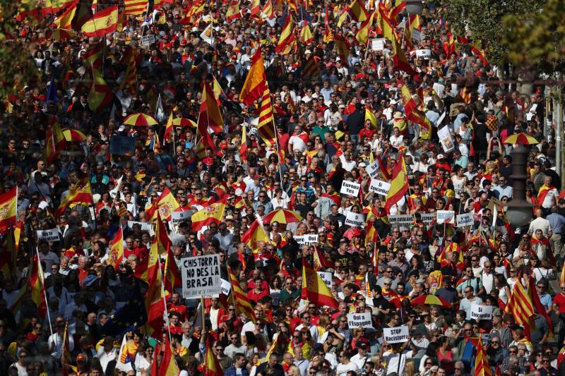 Fotos: Masiva marcha en Barcelona por la unidad de España