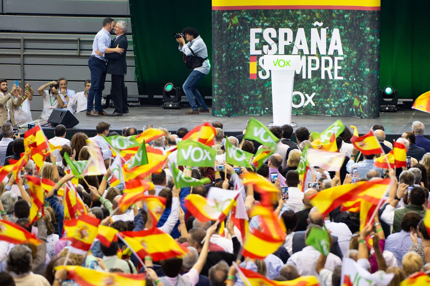 Santiago Abascal carga contra los centros de menores extranjeros no acompañados porque «destruyen la tranquilidad y la convivencia en los barrios»