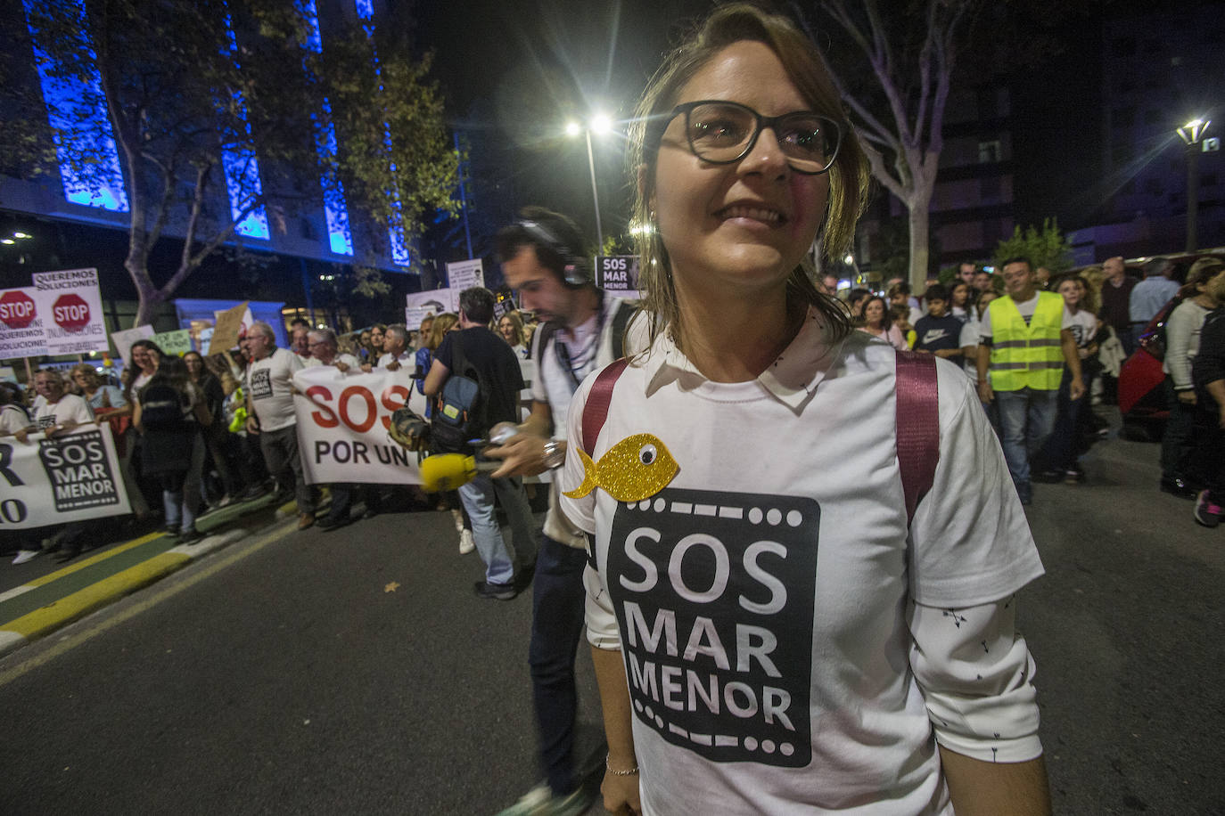 Los manifestantes que este miércoles pidieron medidas para salvar al Mar Menor derrocharon ingenio y creativiad en sus carteles y pancartas.
