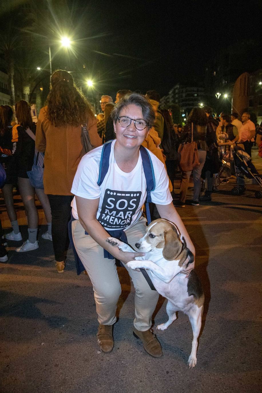 Los manifestantes que este miércoles pidieron medidas para salvar al Mar Menor derrocharon ingenio y creativiad en sus carteles y pancartas.