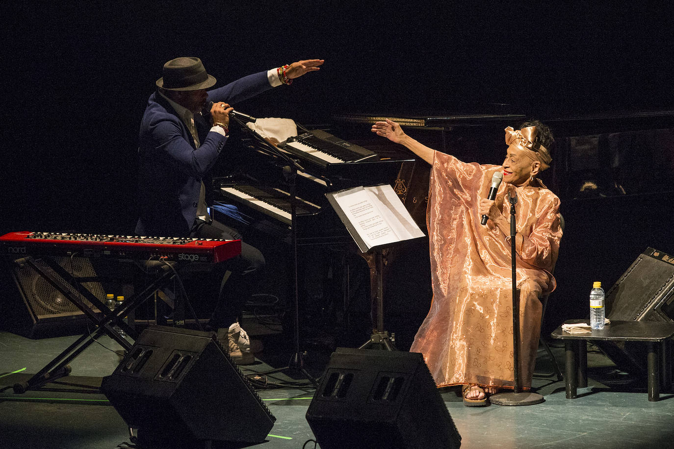 La gran dama de Cayo Hueso inaugura la 39 edición del Cartagena Jazz con la emoción como factor dominante en 'El último beso'.