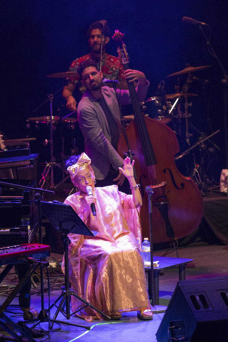 La gran dama de Cayo Hueso inaugura la 39 edición del Cartagena Jazz con la emoción como factor dominante en 'El último beso'.