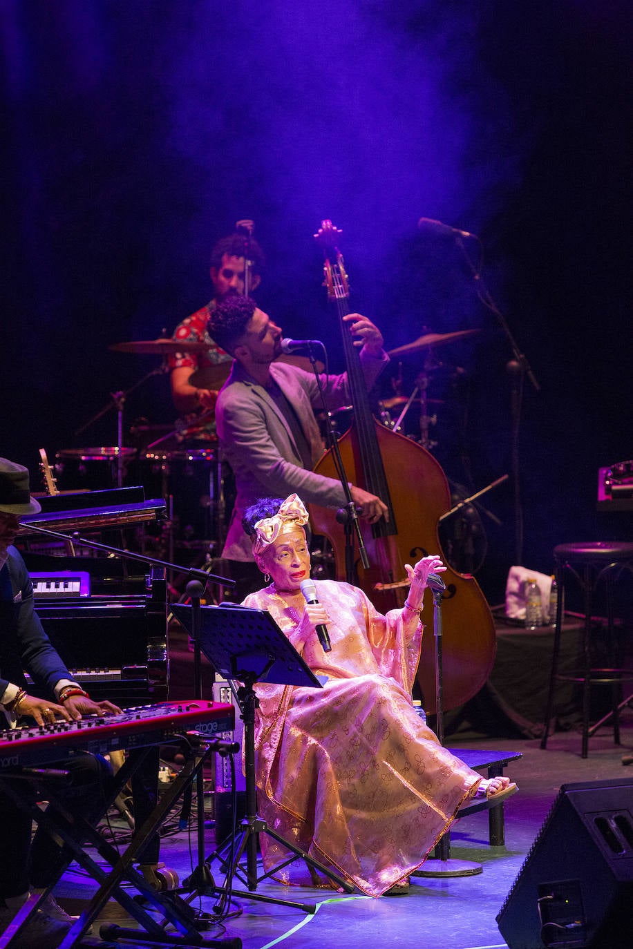 La gran dama de Cayo Hueso inaugura la 39 edición del Cartagena Jazz con la emoción como factor dominante en 'El último beso'.