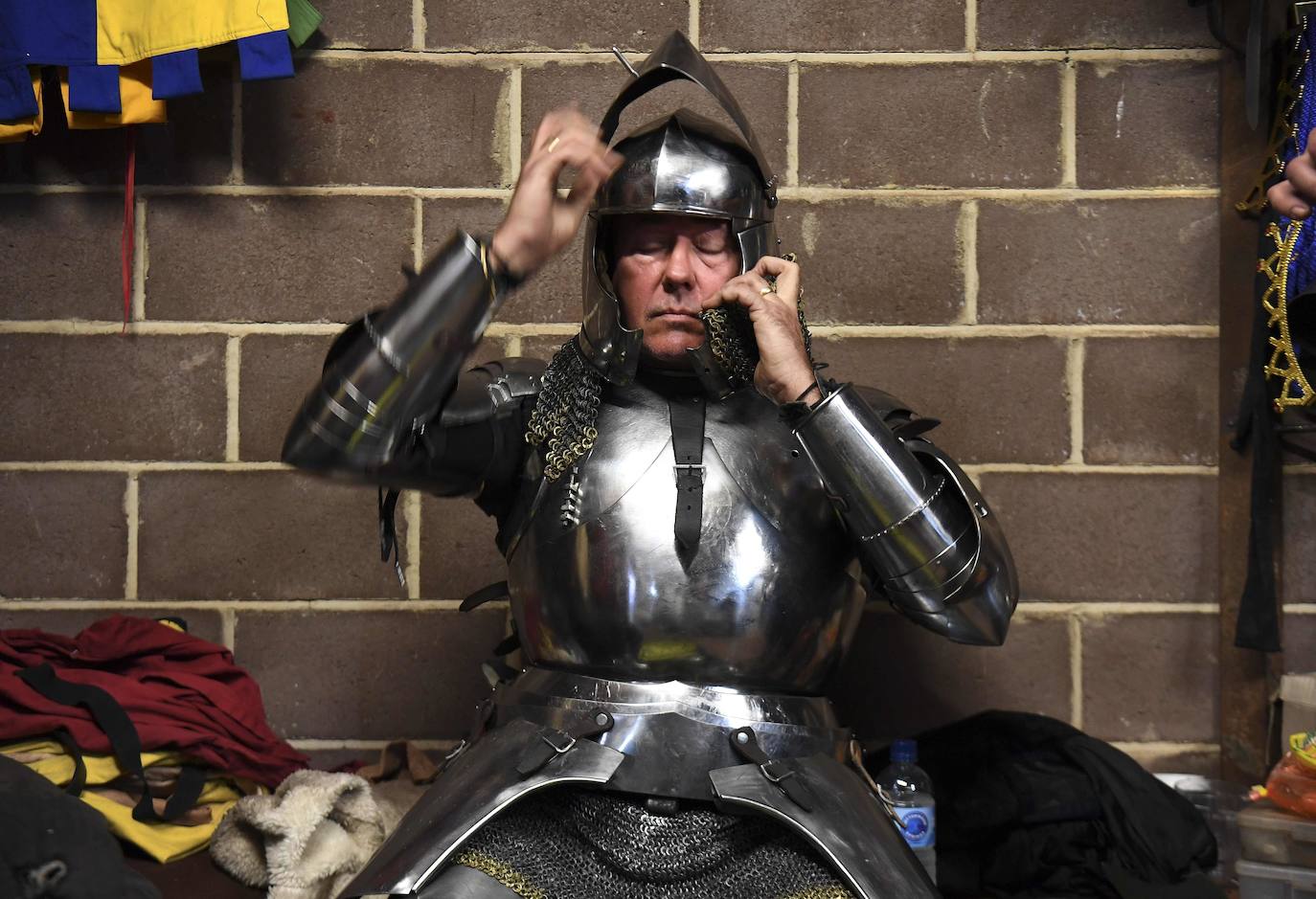 El castillo Kyral en Leigh Creek, a unos cien kilómetros de Melbourne, es testigo de una batalla de justas entre australianos e ingleses que recrea las batallas que vivieron en siglos anteriores.