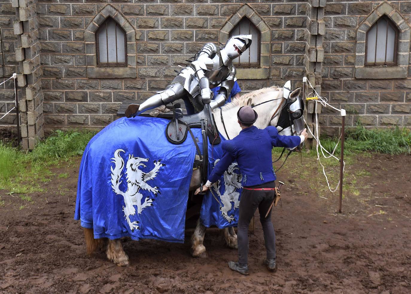 El castillo Kyral en Leigh Creek, a unos cien kilómetros de Melbourne, es testigo de una batalla de justas entre australianos e ingleses que recrea las batallas que vivieron en siglos anteriores.