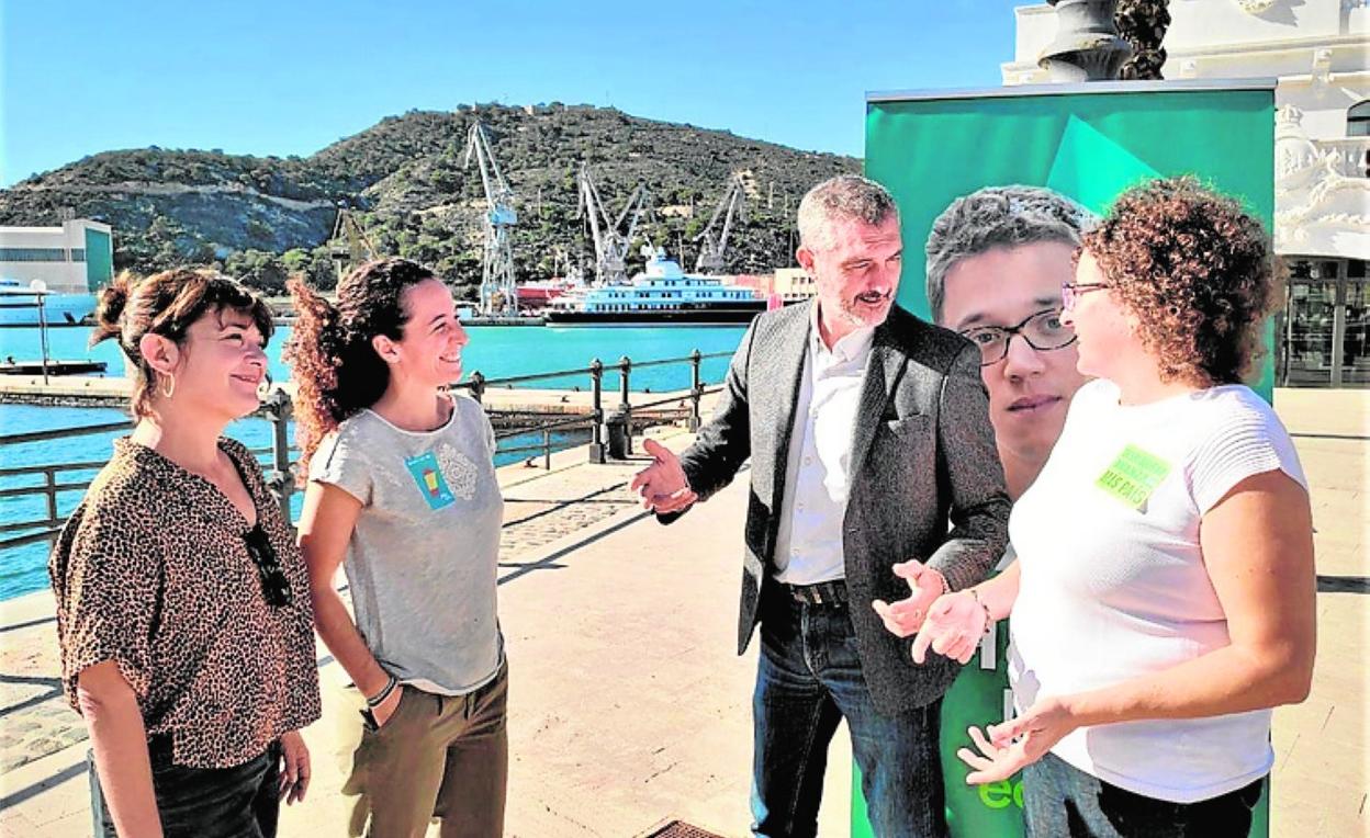 Óscar Urralburu, ayer, en el puerto de Cartagena. 